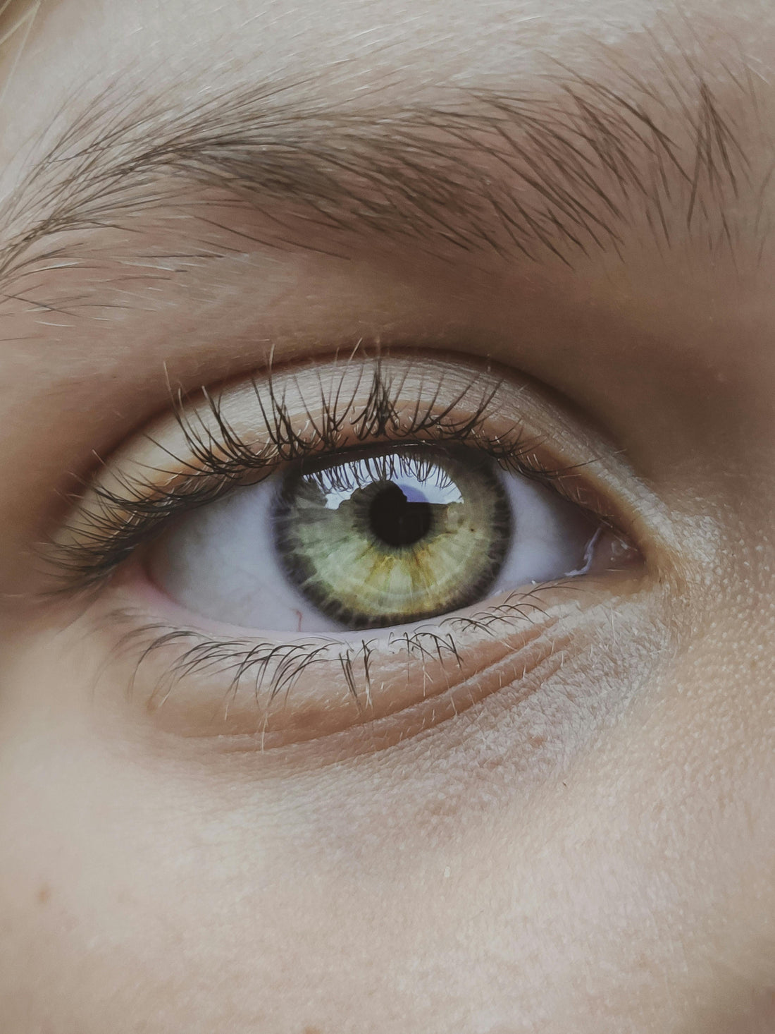Cómo influye el color de tus ojos al elegir gafas de sol
